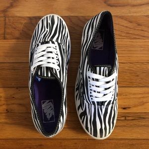 Vans - Zebra Authentic Lo Pro women’s 9 men’s 7.5
